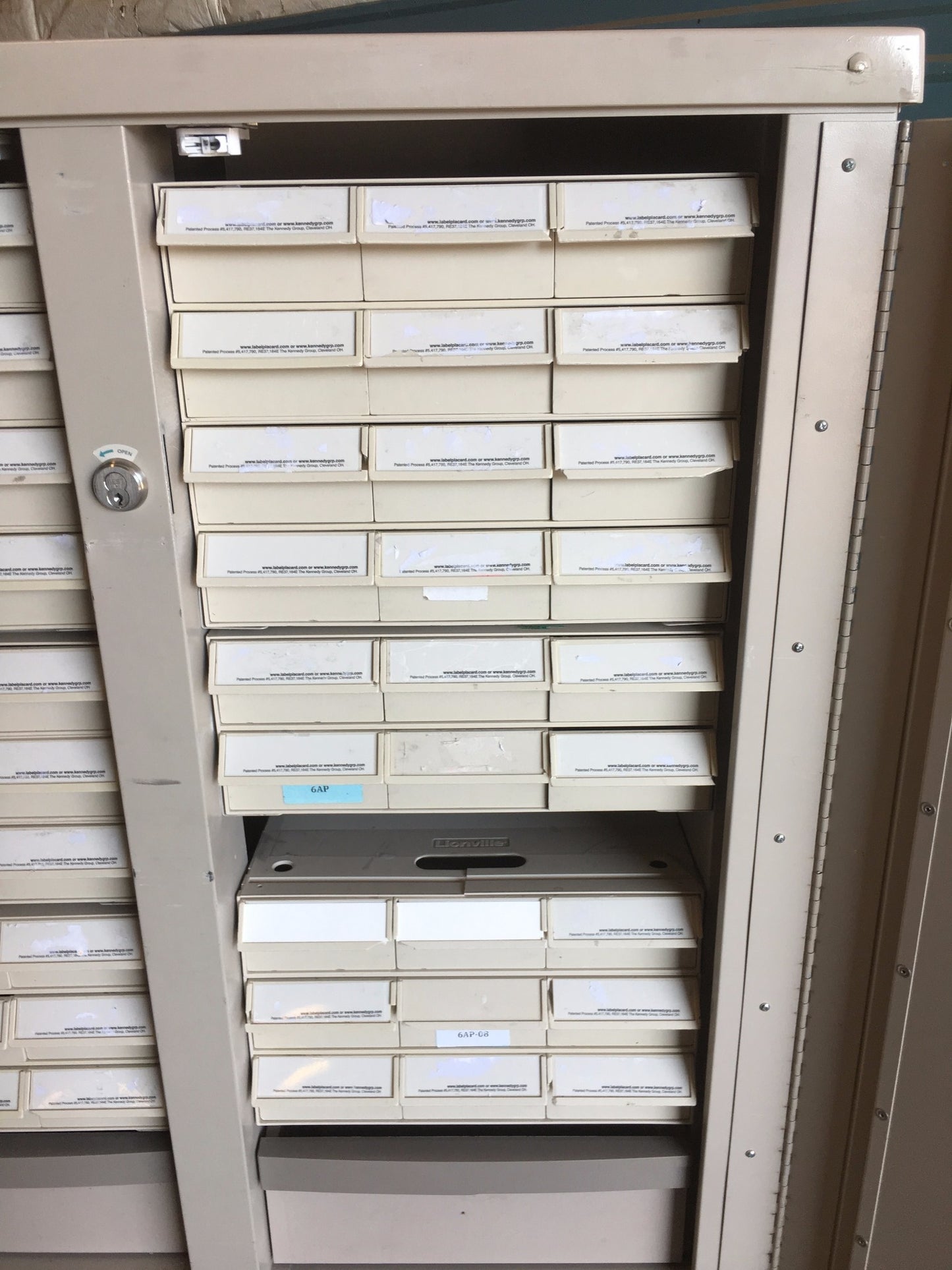 LIONVILLE PHARMACY MEDICINE STORAGE HOSPITAL DISTRIBUTION CRASH CART FREESHIPING