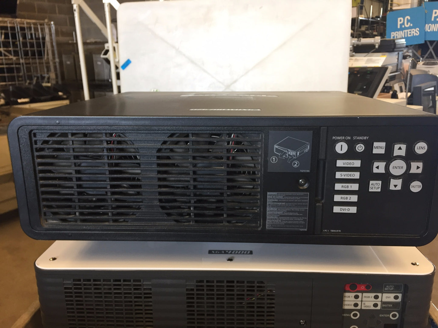 PANASONIC PT-DZ6700U PROJECTOR DLP Projector 1080p 6000 LUMENS PERFECT FREESHIP