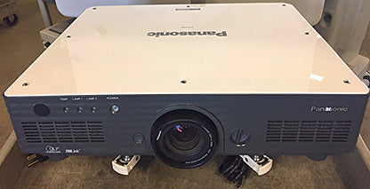 PANASONIC PT-D4000U DLP PROJECTOR XGA1600:1 4000LUMEN DualLamp DVI/HD15 FREESHIP