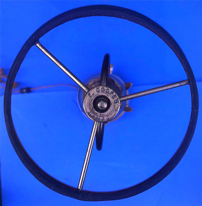 PAIR ORIGINALMID CENTURY FREDERICK COOPER BRASS CANDLESTICK PINEAPPLE LAMP SHADE