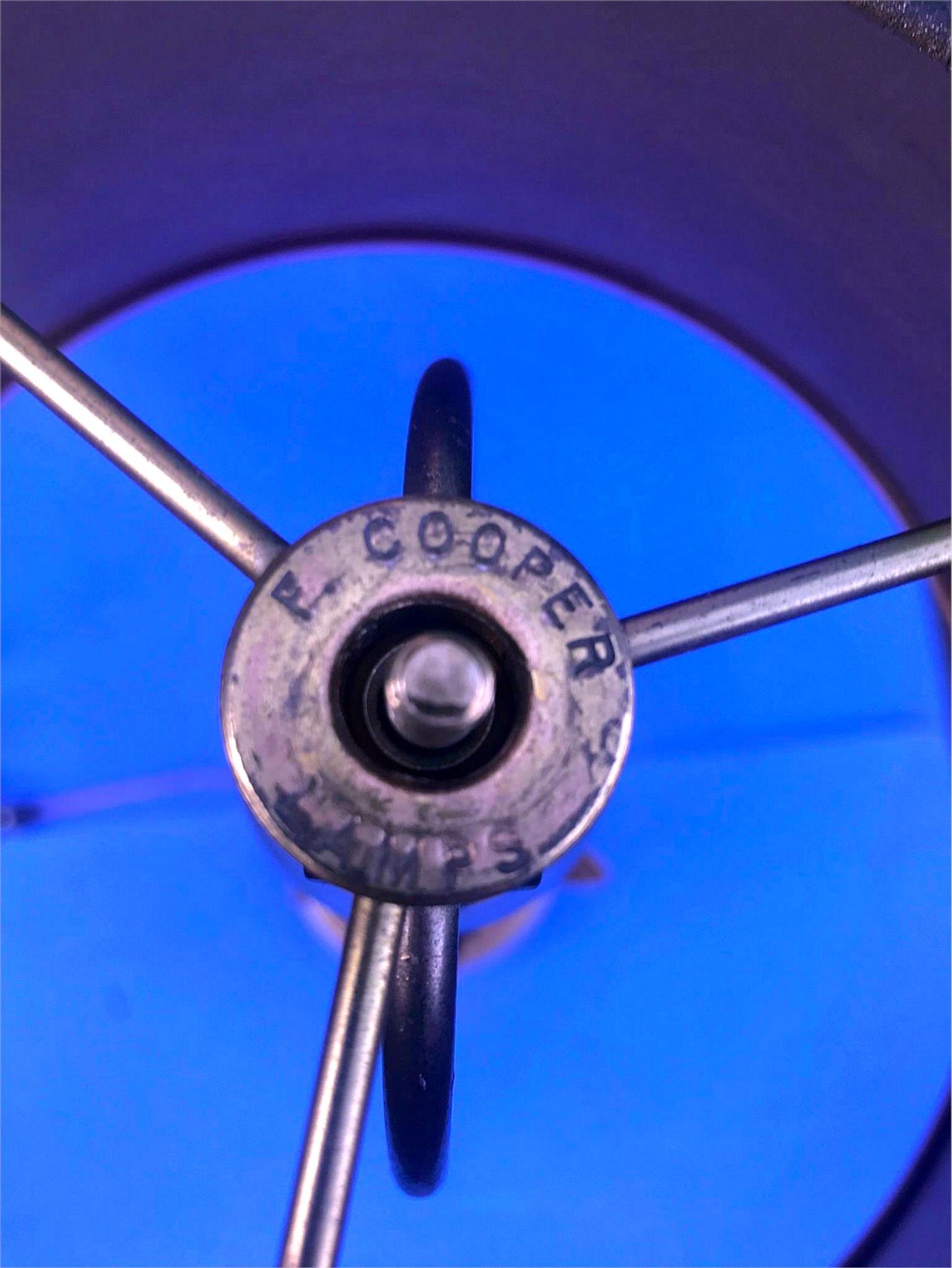 PAIR ORIGINALMID CENTURY FREDERICK COOPER BRASS CANDLESTICK PINEAPPLE LAMP SHADE