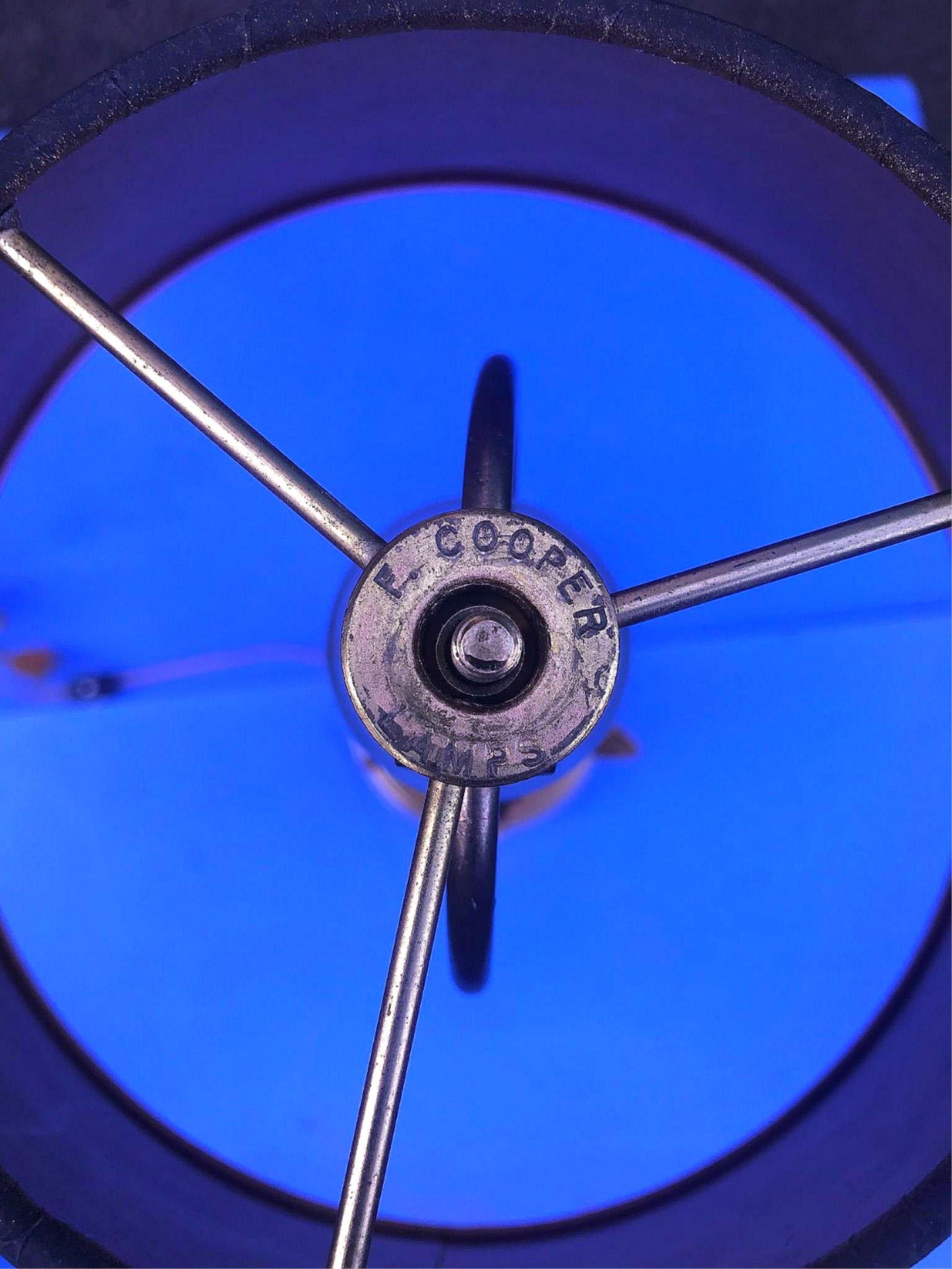 PAIR ORIGINALMID CENTURY FREDERICK COOPER BRASS CANDLESTICK PINEAPPLE LAMP SHADE