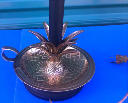 PAIR ORIGINALMID CENTURY FREDERICK COOPER BRASS CANDLESTICK PINEAPPLE LAMP SHADE