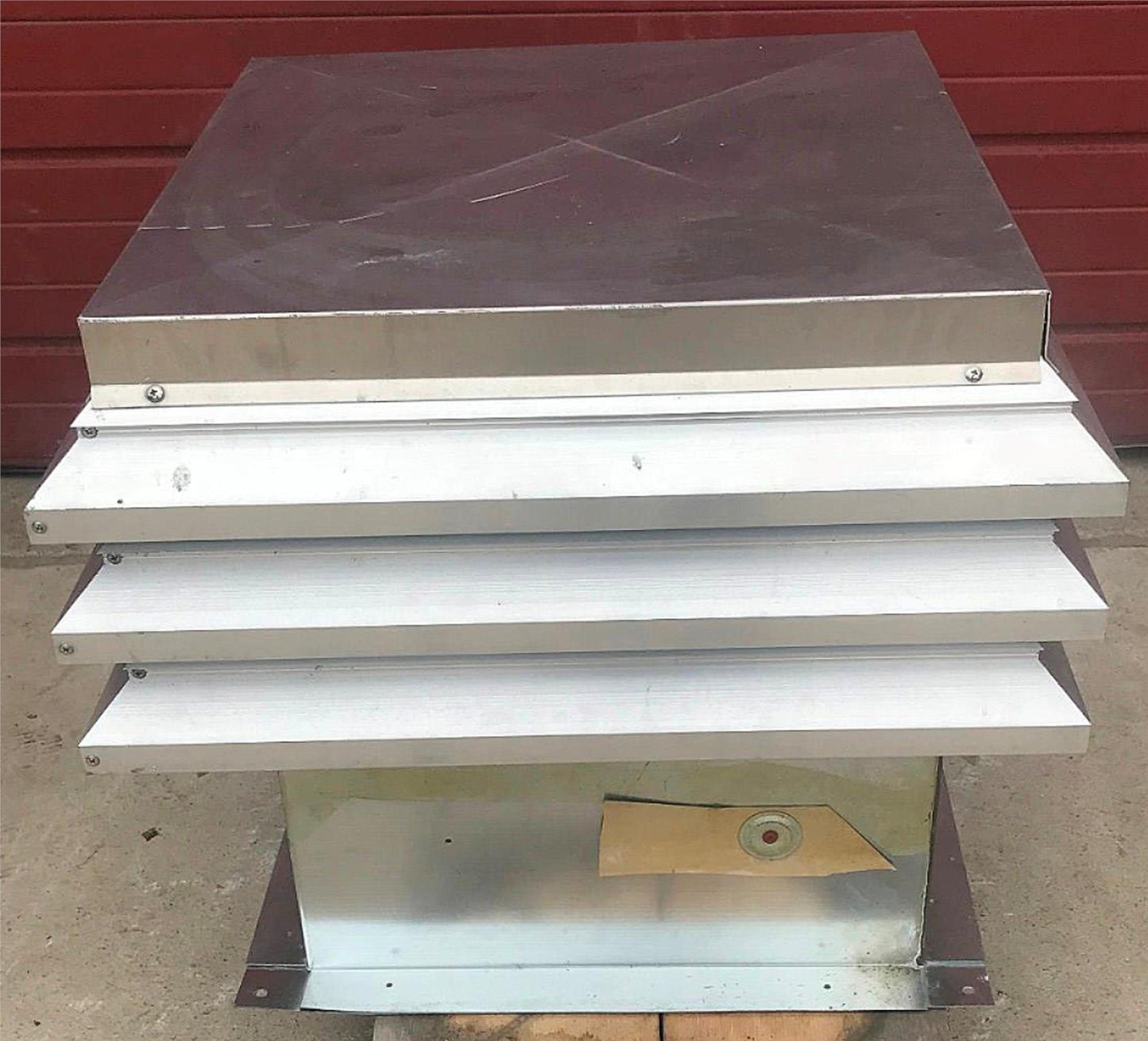 COMMERCIAL EXHAUST VENT 28x25x25 ALUMINUM ROOF MOUNT TIERED NON POWERED FILTERED