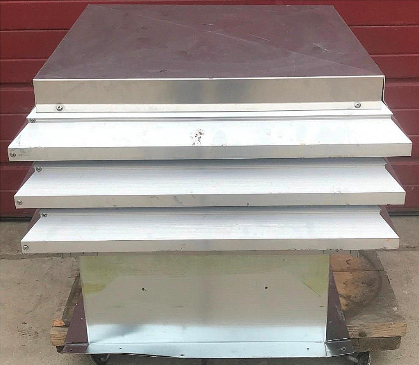 COMMERCIAL EXHAUST VENT 28x25x25 ALUMINUM ROOF MOUNT TIERED NON POWERED FILTERED