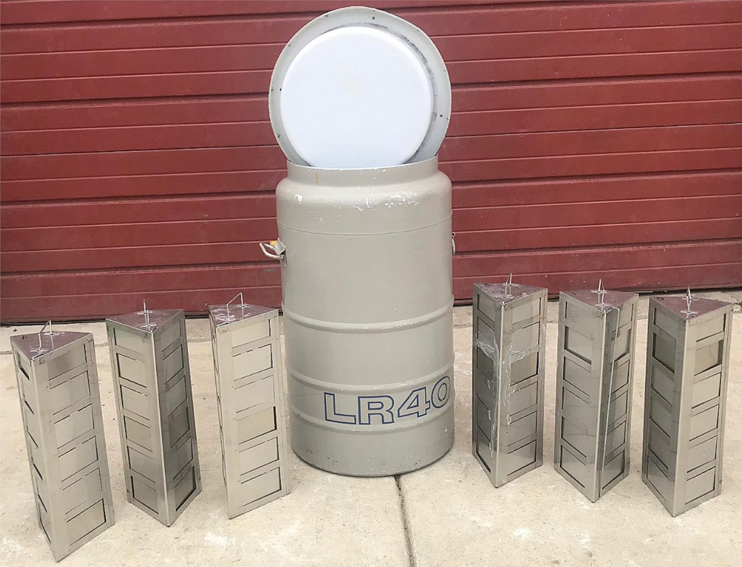 UNION CARBIDE 12 Gallon LR-40 CRYOGENIC REFRIGERATION TANK NO LEAKS 6 CANISTERS