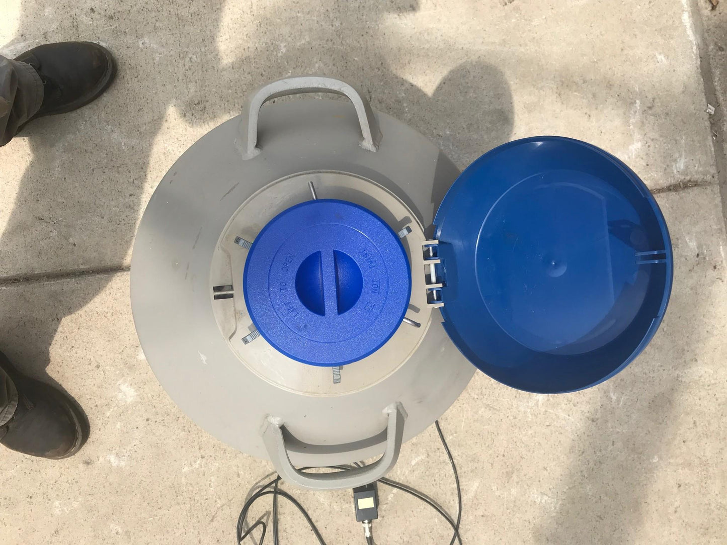 UNION CARBIDE 12 Gallon LR-40CRYOGENIC TANK COMPLETE ALL 6 INSERTS FREE SHIPPING