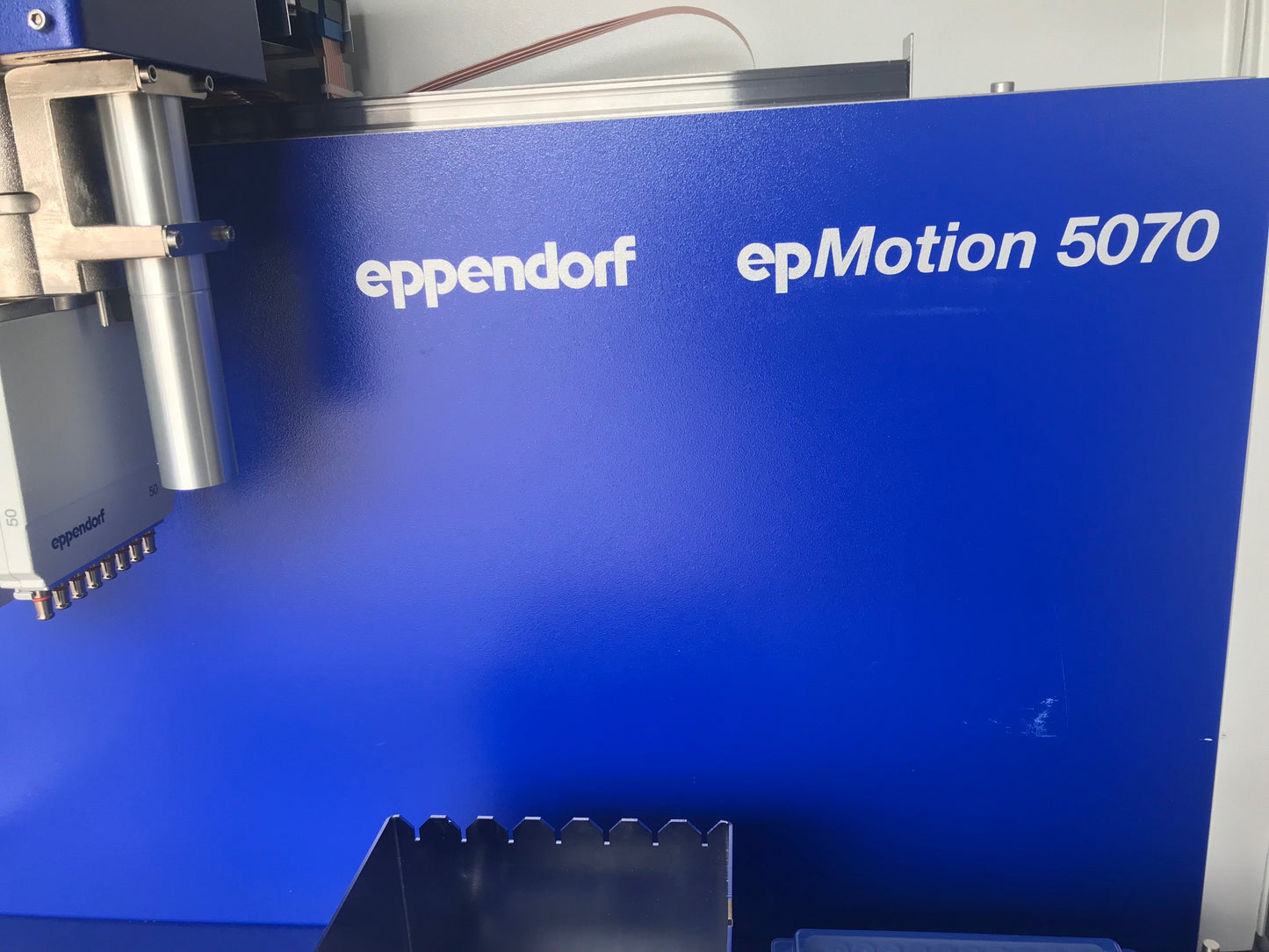EPPENDORF epMOTION EM5070 SISMATIC IPC627C Liquid Handler w SOFTWARE WATCH VIDEO