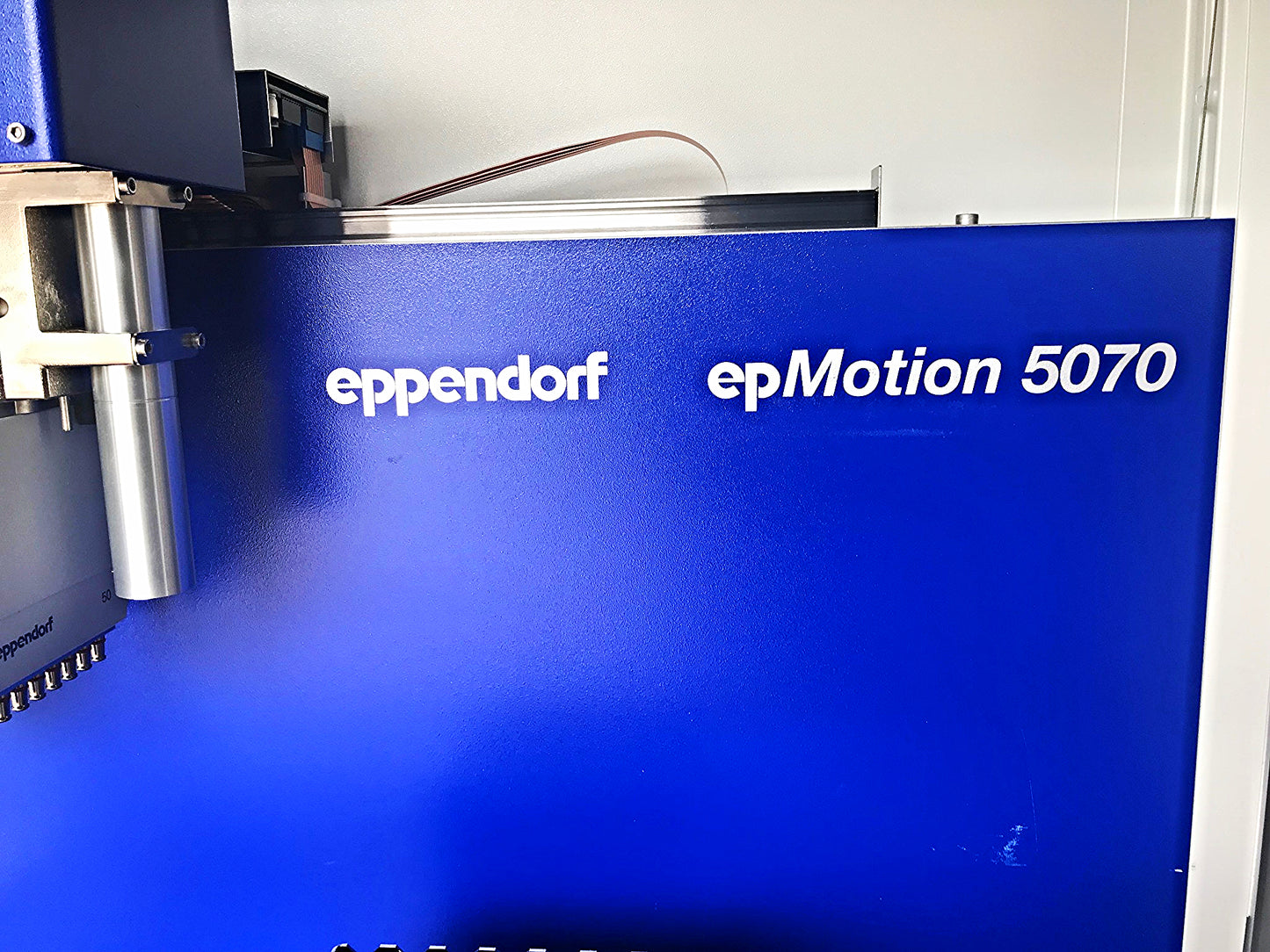EPPENDORF epMOTION EM5070 SISMATIC IPC627C Liquid Handler w SOFTWARE WATCH VIDEO