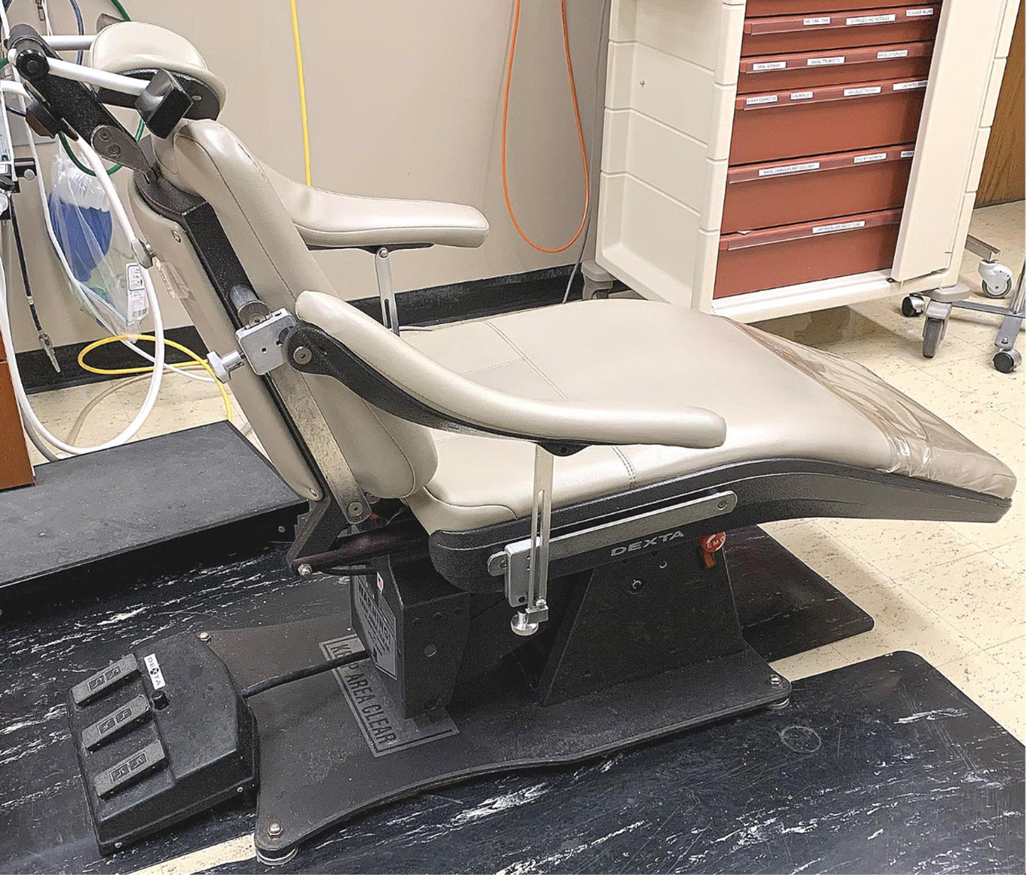 DEXTA MK25 SURGICAL DENTAL POWER EXAM CHAIR with FOOT REMOTE WATCHVIDEO FREESHIP
