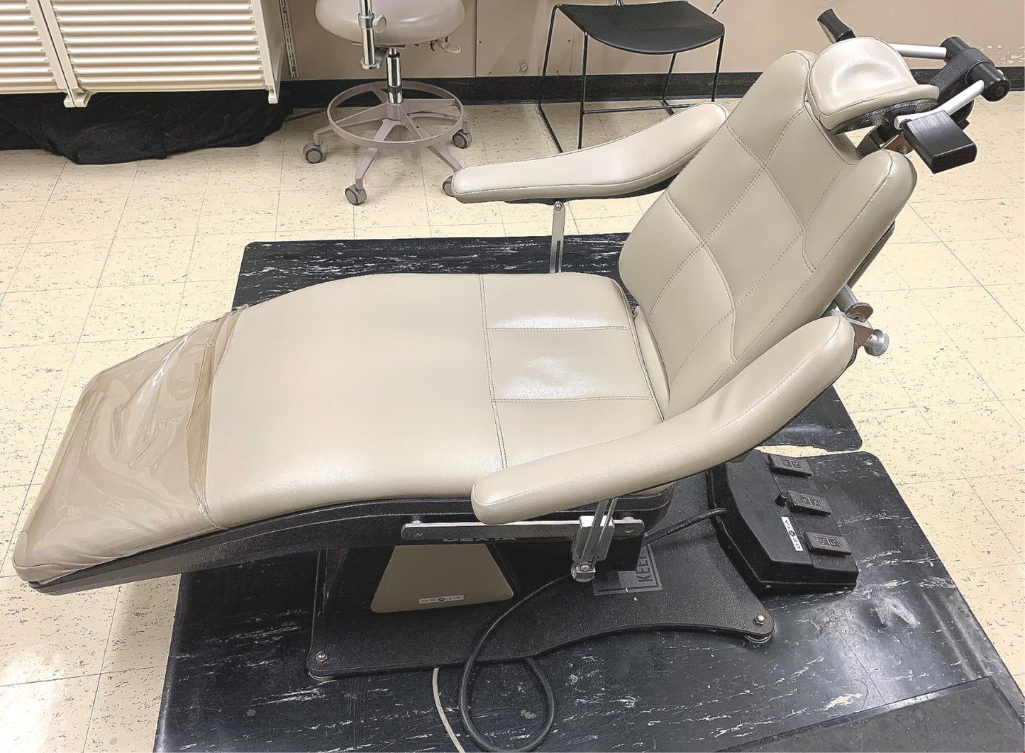 DEXTA MK25 SURGICAL DENTAL POWER EXAM CHAIR with FOOT REMOTE WATCHVIDEO FREESHIP