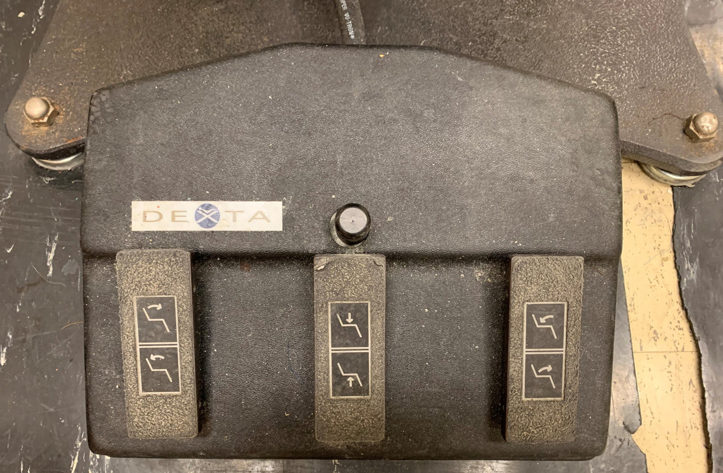 DEXTA MK25 SURGICAL DENTAL POWER EXAM CHAIR & FOOT REMOTE WATCH VIDEO FREE SHIP