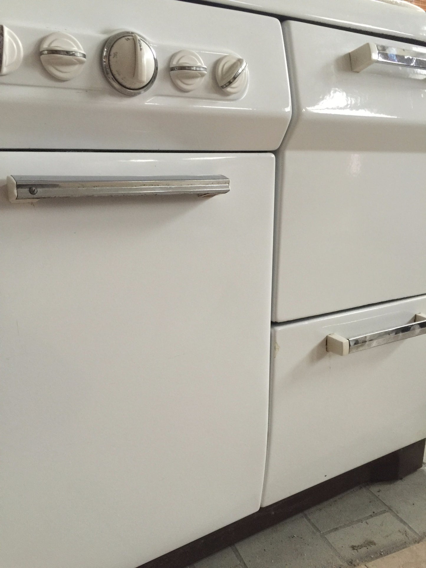 COMPLET VINTAGE NORGE GAS RANGE STOVE WHITE PORCELAIN ENAMEL BURNER OVEN BROILER