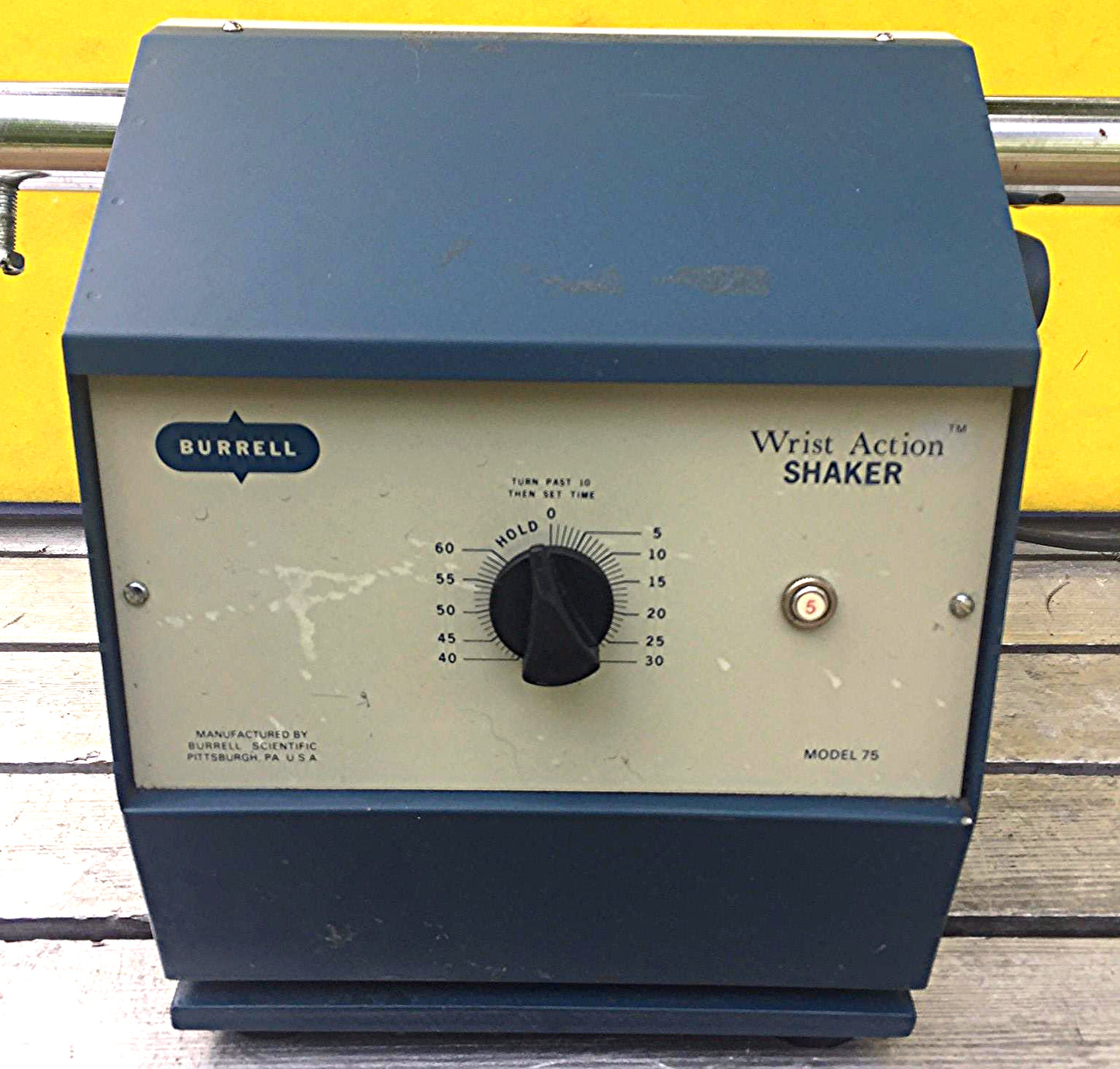 BURRELL MODEL 75 WRIST ACTION LAB SHAKER MIXER STIRRER SIMETHICONE WATCHVIDEO