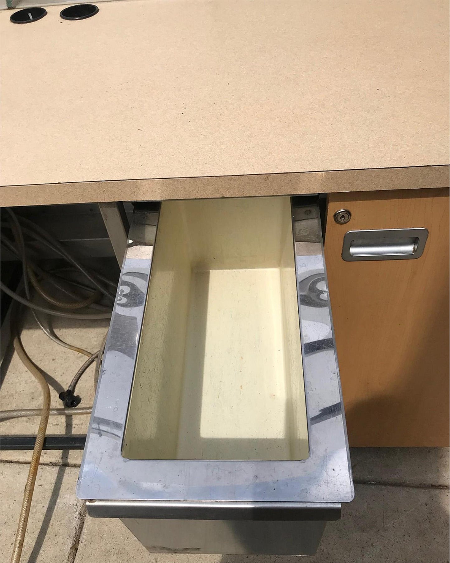 CORE CONCEPTS CORELINE COFFEE KIOSK MERCHANDISER 120/240 VOLT 70 AMP FREE SHIP