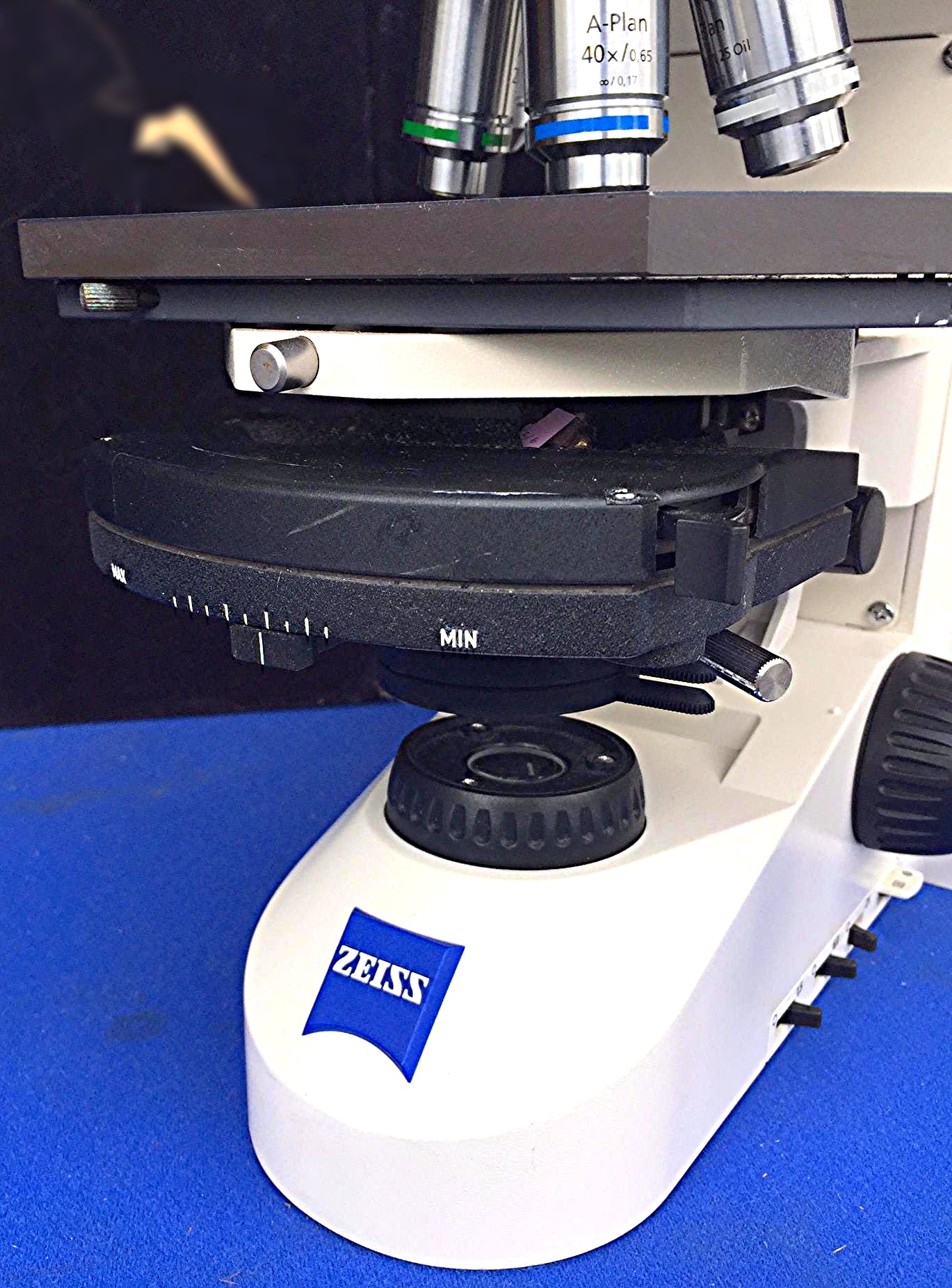 ZEISS AXIOSKOP-2 MICROSCOPE 3 OBJECTIVES & LIGHT SOURCE FREESHIP
