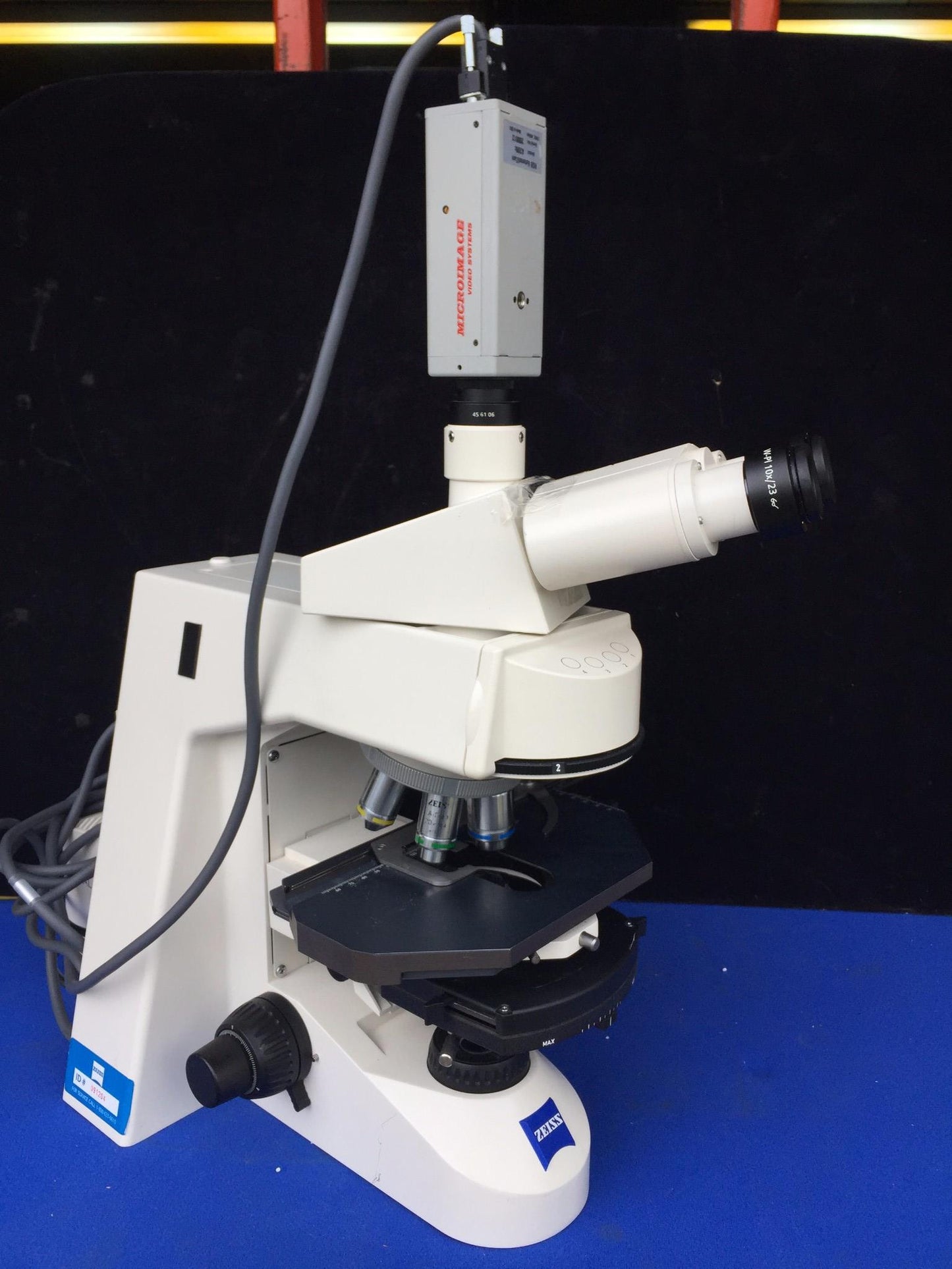 ZEISS AXIOSKOP-2 MICROSCOPE 3 OBJECTIVES & LIGHT SOURCE FREESHIP