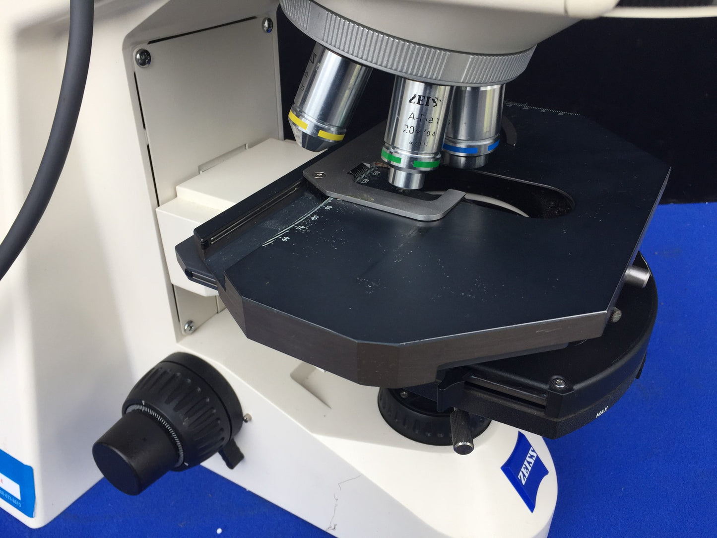 ZEISS AXIOSKOP-2 MICROSCOPE 3 OBJECTIVES & LIGHT SOURCE FREESHIP