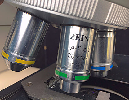 ZEISS AXIOSKOP-2 MICROSCOPE 3 OBJECTIVES & LIGHT SOURCE FREESHIP