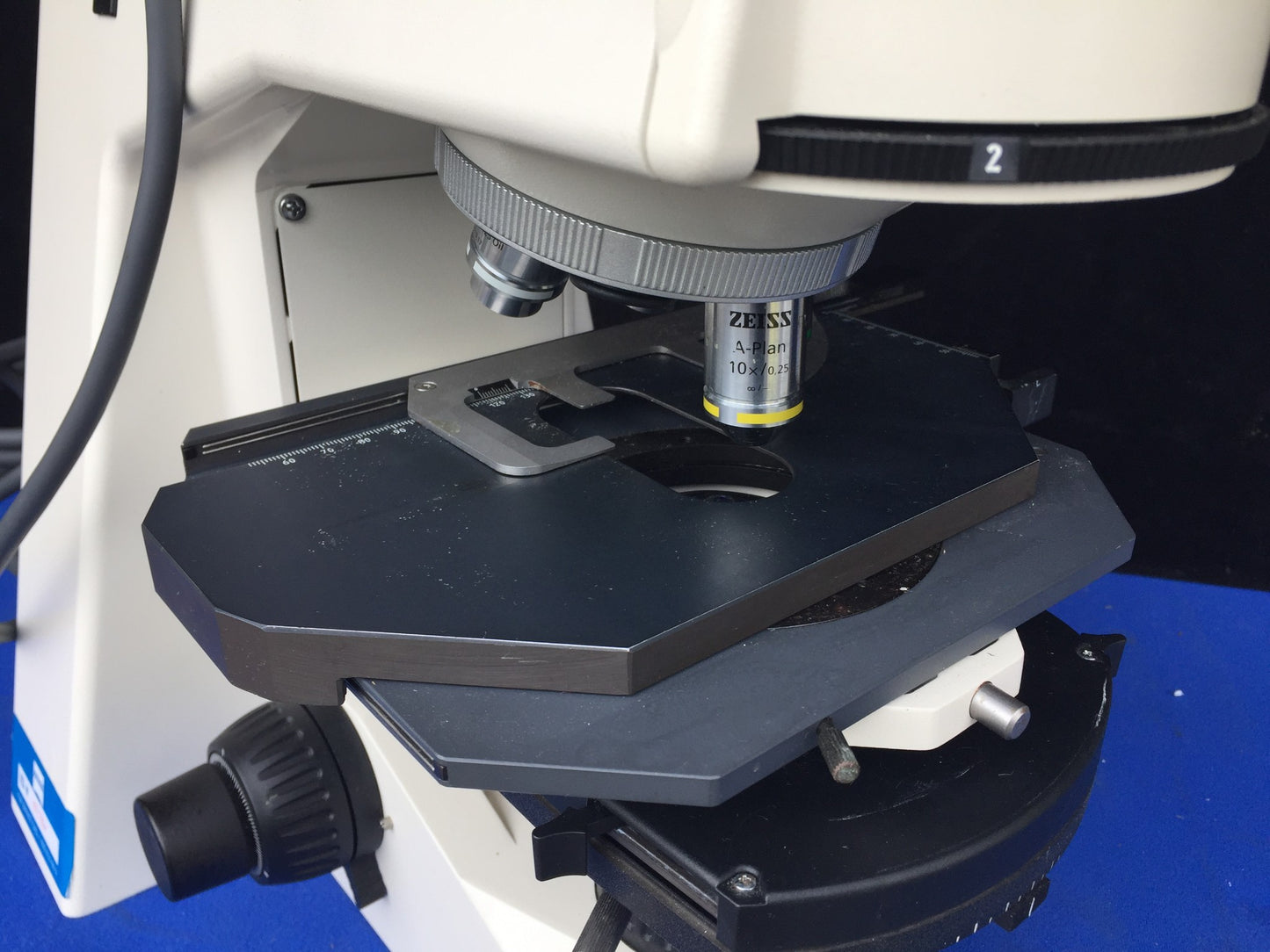 ZEISS AXIOSKOP-2 MICROSCOPE 3 OBJECTIVES & LIGHT SOURCE FREESHIP