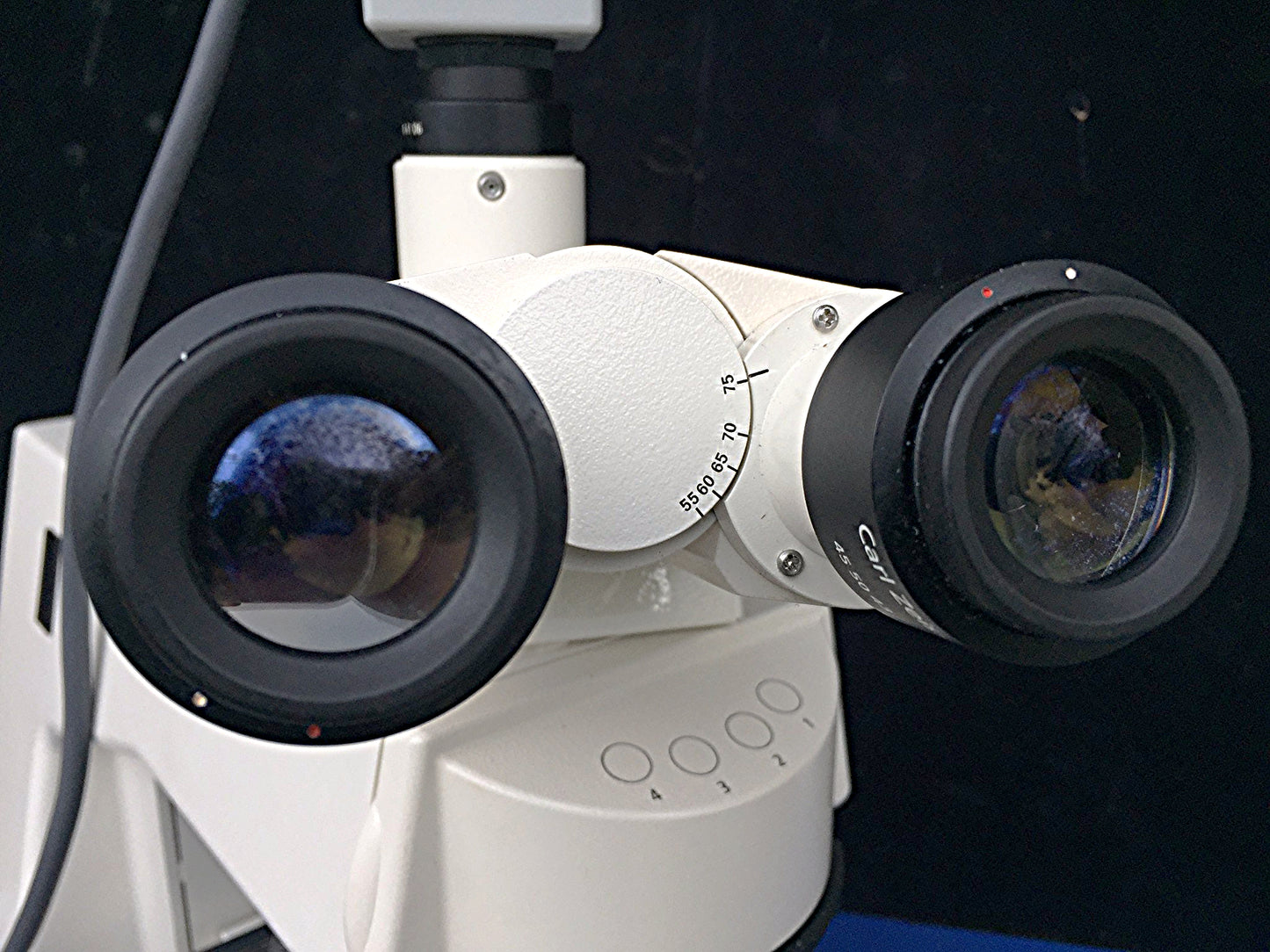 ZEISS AXIOSKOP-2 MICROSCOPE 3 OBJECTIVES & LIGHT SOURCE FREESHIP