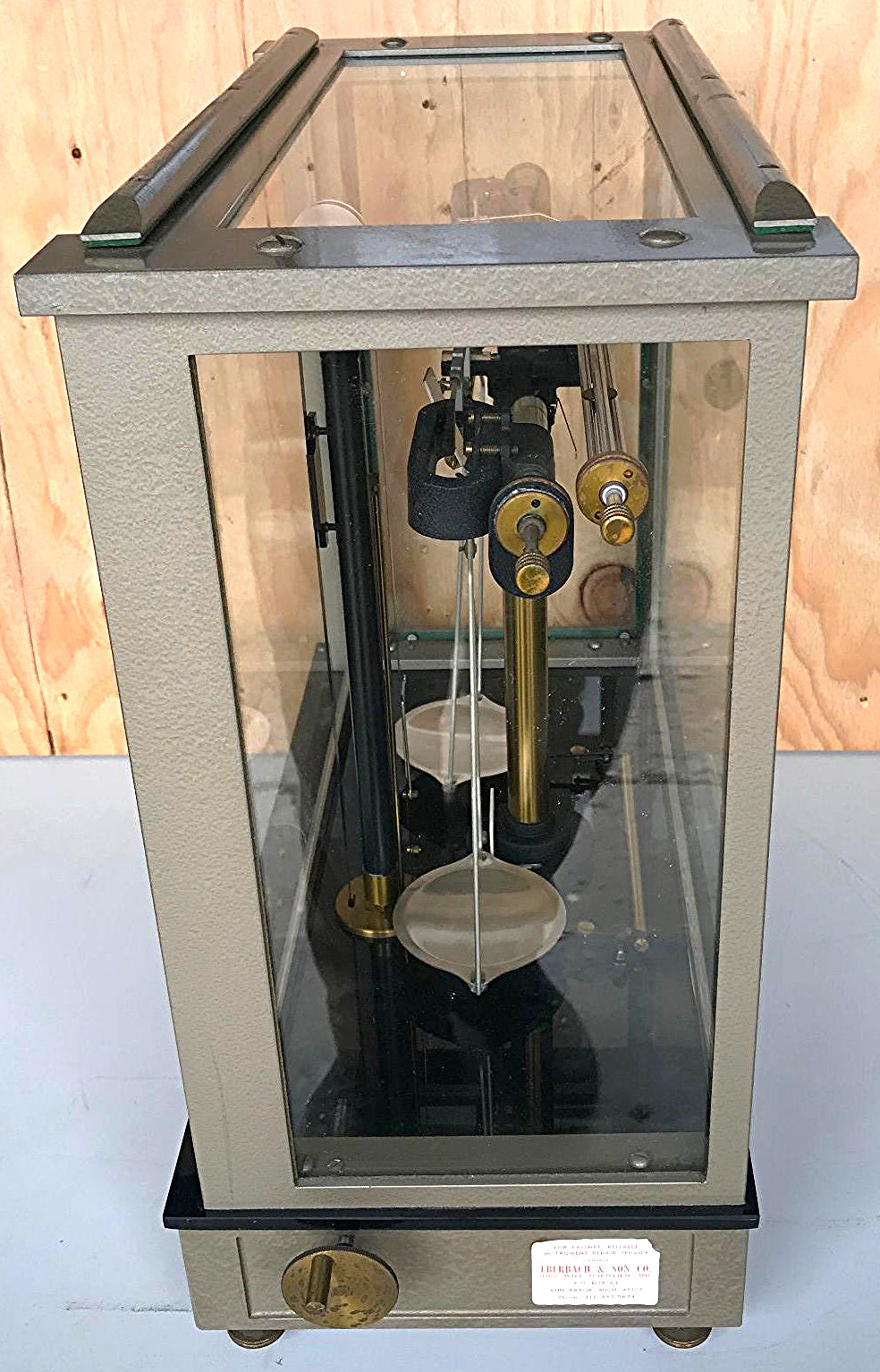 VINTAGE FISHER SCIENTIFIC ENCLOSED 200g APOTHECARY CHAINOMATIC BALANCE FREE SHIP