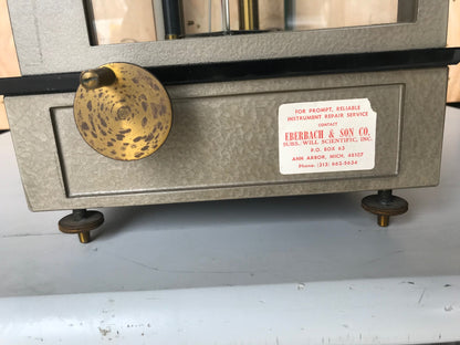 VINTAGE FISHER SCIENTIFIC ENCLOSED 200g APOTHECARY CHAINOMATIC BALANCE FREE SHIP