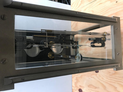 VINTAGE FISHER SCIENTIFIC ENCLOSED 200g APOTHECARY CHAINOMATIC BALANCE FREE SHIP