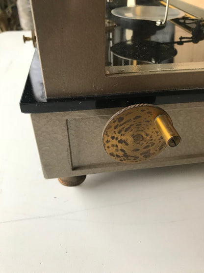 VINTAGE FISHER SCIENTIFIC ENCLOSED 200g APOTHECARY CHAINOMATIC BALANCE FREE SHIP