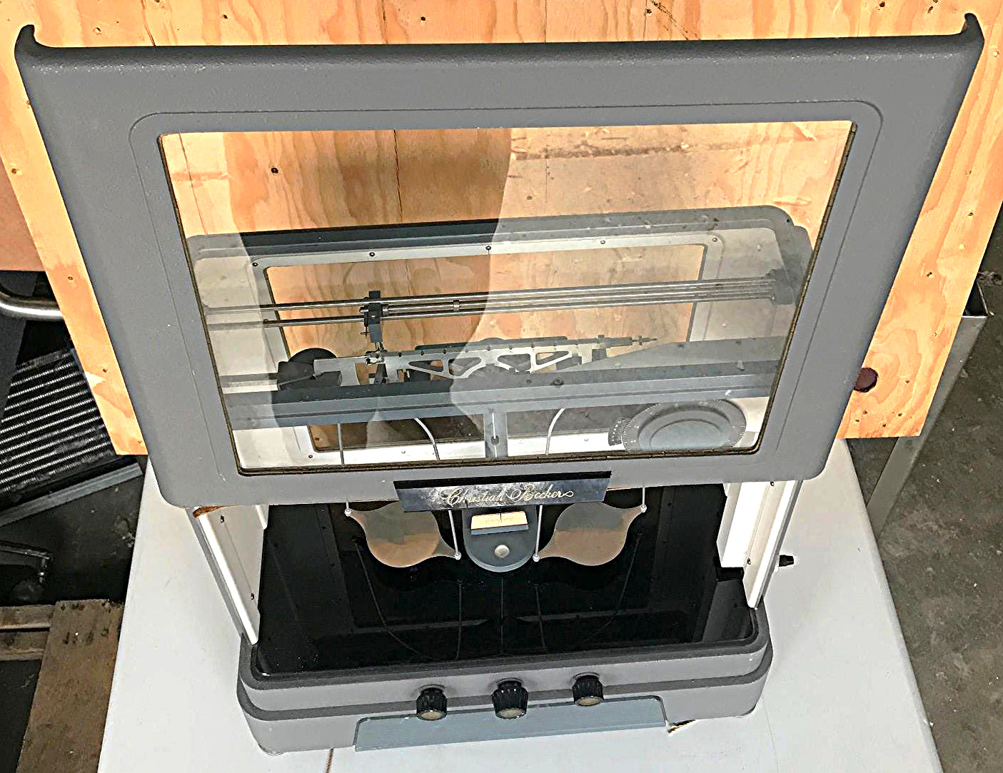 VINTAGE CHRISTIAN BECKER ENCLOSED 200 g APOTHECARY CHAINOMATIC BALANCE FREE SHIP