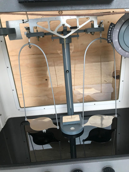 VINTAGE CHRISTIAN BECKER ENCLOSED 200 g APOTHECARY CHAINOMATIC BALANCE FREE SHIP