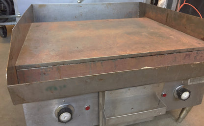 HOBART 24″ x 18″ Model CG20 208 / 240 Volts Electric Counter Griddle FREE SHIP