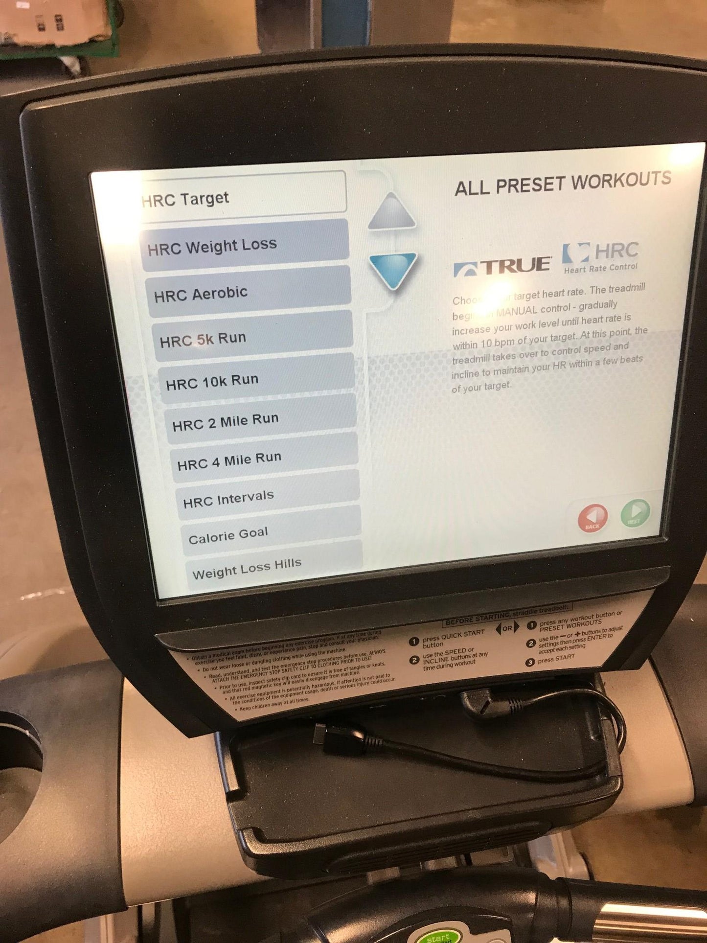 TRUE CS800 with TOTAL BODY TRAINING TOUCH SCREEN HEAVY DUTY TREADMILL WATCHVIDEO