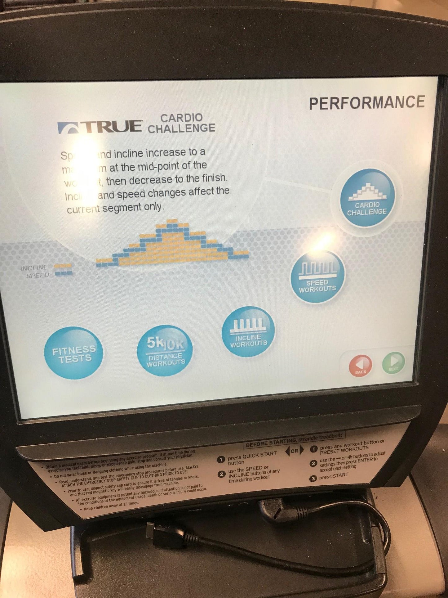 TRUE CS800 with TOTAL BODY TRAINING TOUCH SCREEN HEAVY DUTY TREADMILL WATCHVIDEO