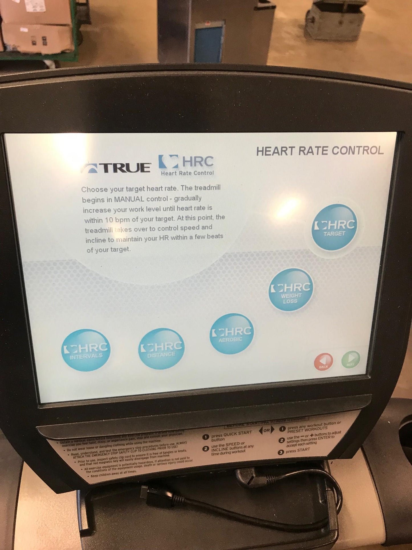 TRUE CS800 with TOTAL BODY TRAINING TOUCH SCREEN HEAVY DUTY TREADMILL WATCHVIDEO