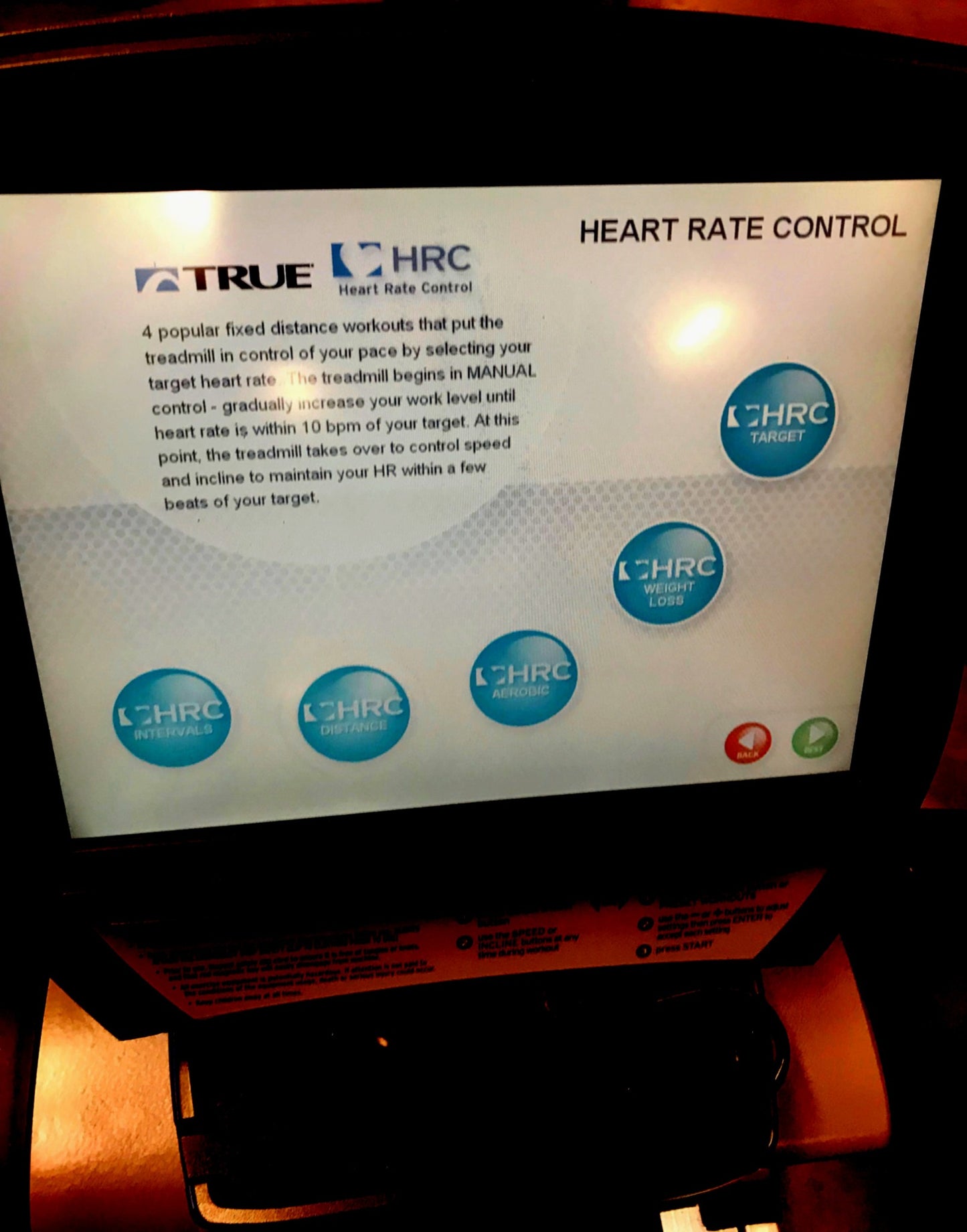 TRUE CS800 with TOTAL BODY TRAINING TOUCH SCREEN HEAVY DUTY TREADMILL WATCHVIDEO