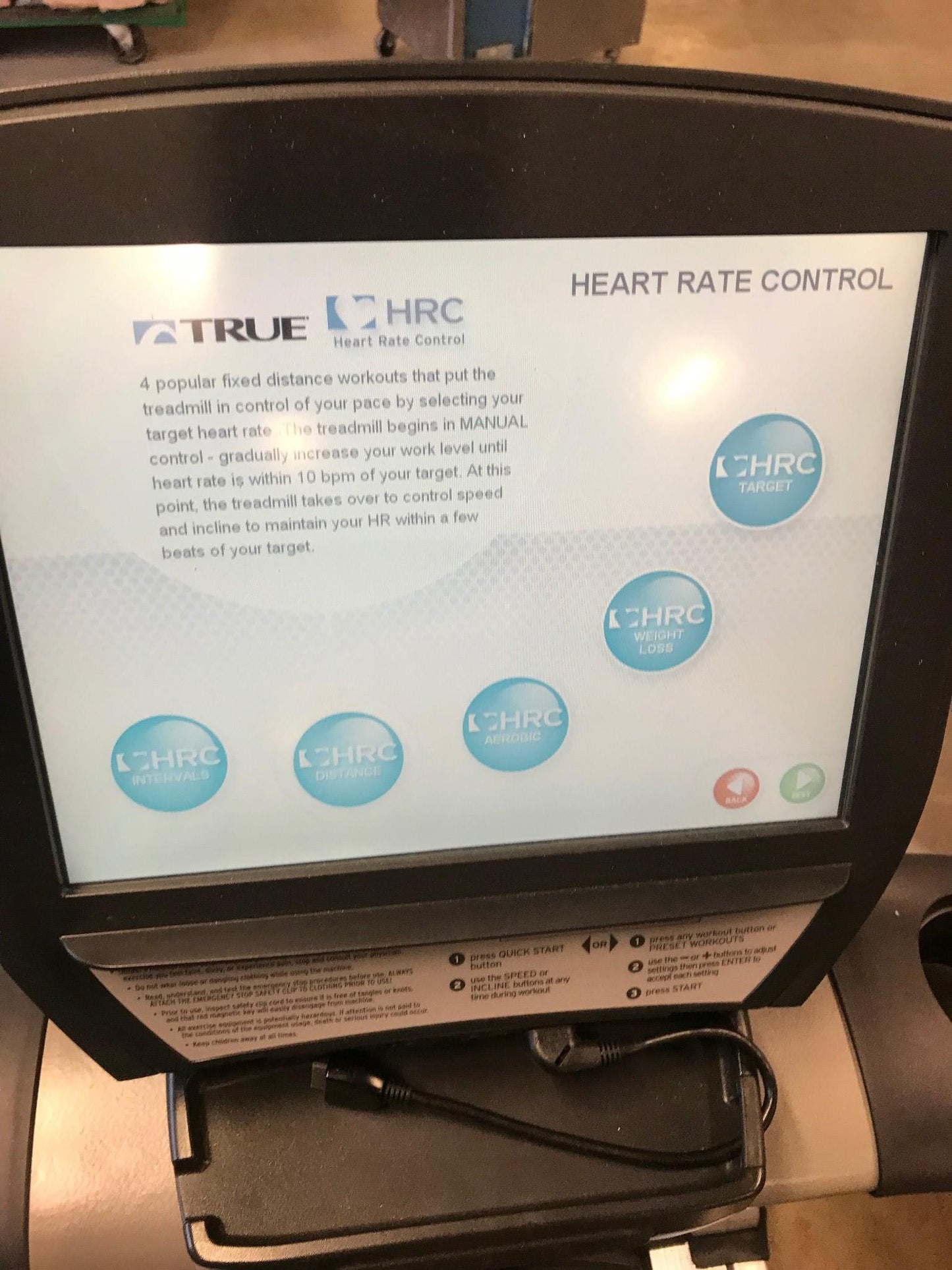 TRUE CS800 with TOTAL BODY TRAINING TOUCH SCREEN HEAVY DUTY TREADMILL WATCHVIDEO