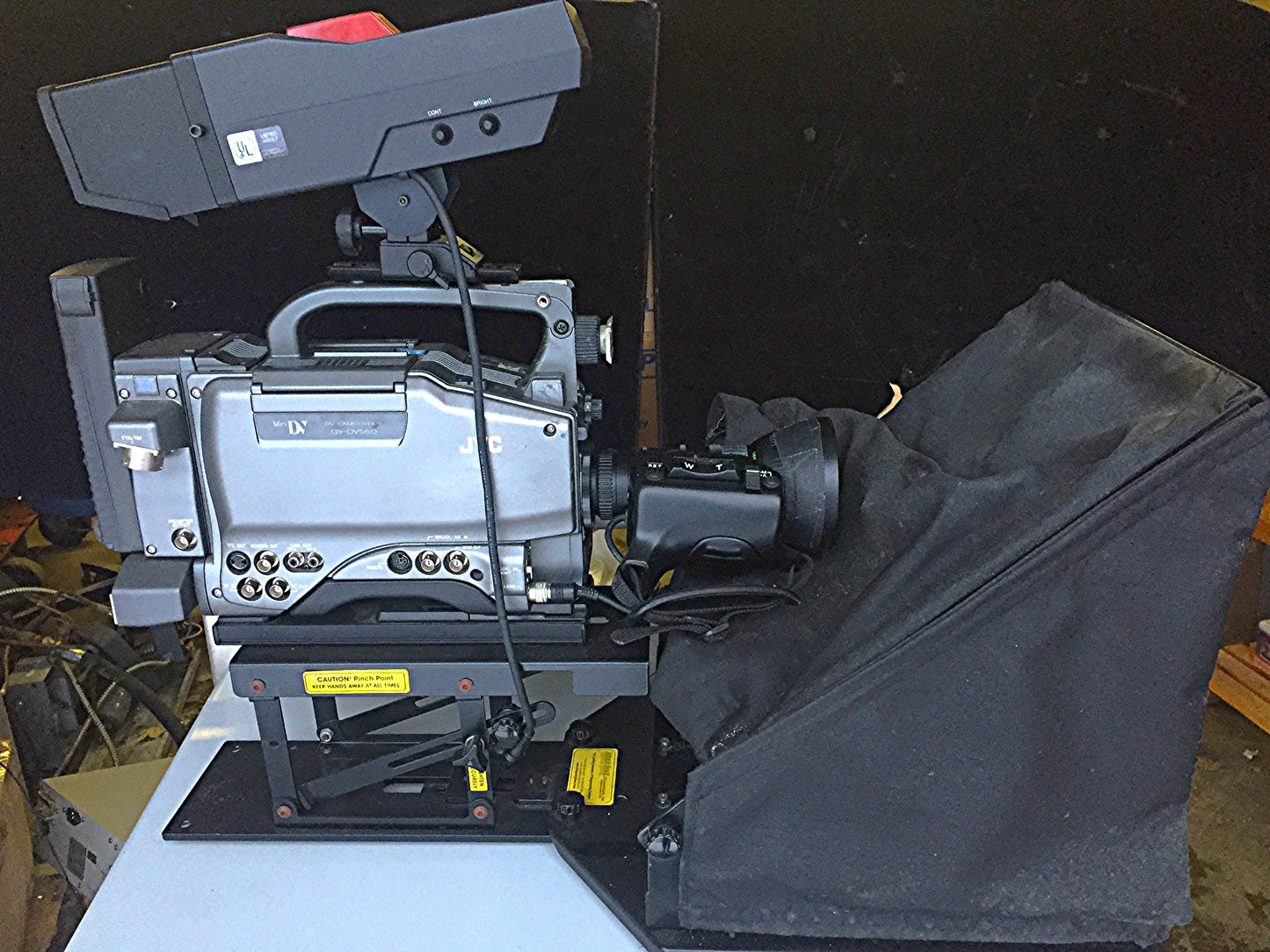 JVC MINI DV GY-DV550 POWER MACRO ZOOM LENS & TELEPROMPTER VIEWFINDER FREE SHIP