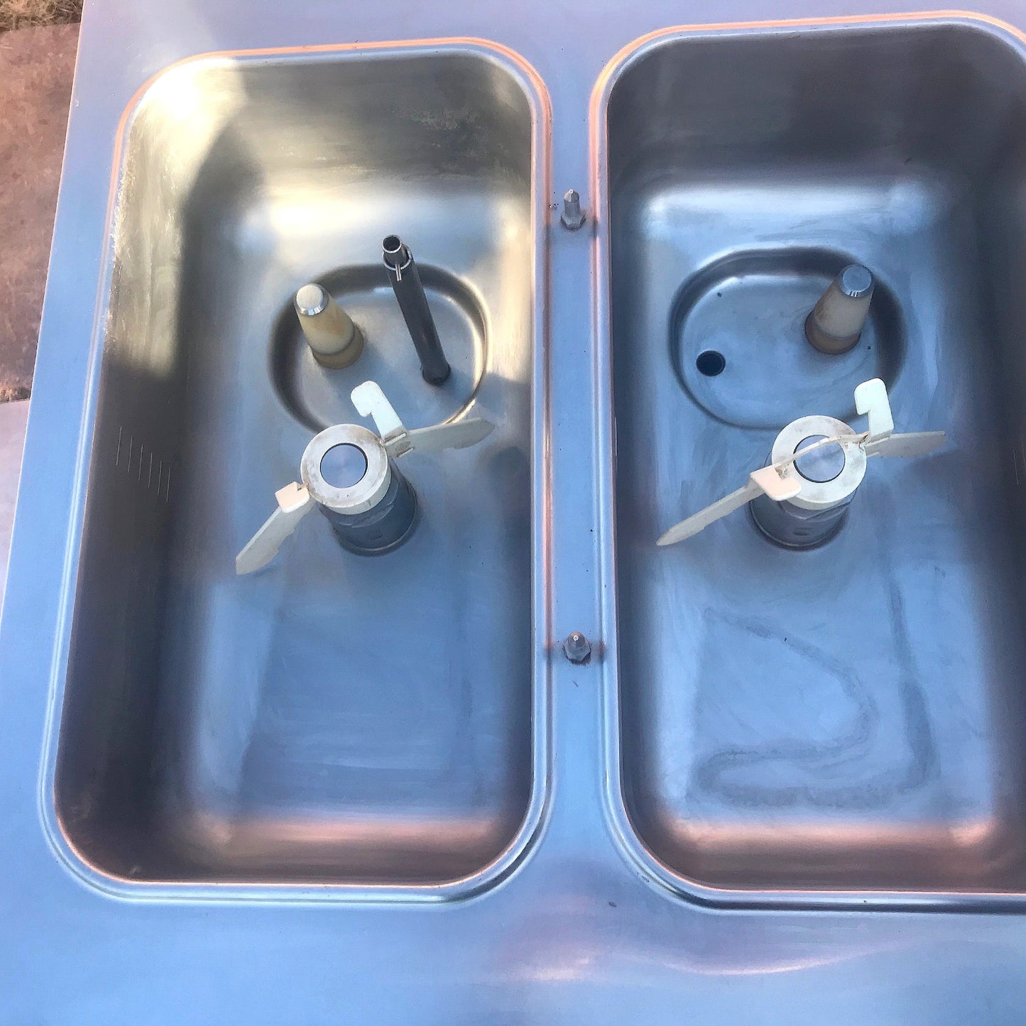 TAYLOR CROWN C717‑33 YOGURT ICE CREAM SHAKE SOFT FREEZER WHEELS MANUAL FREE SHIP