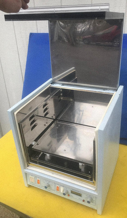 VWR AMERSHAM LIFE SCIENCE HYBRIDIZATION SHAKER OVEN RPN 2511 FREE SHIPPING