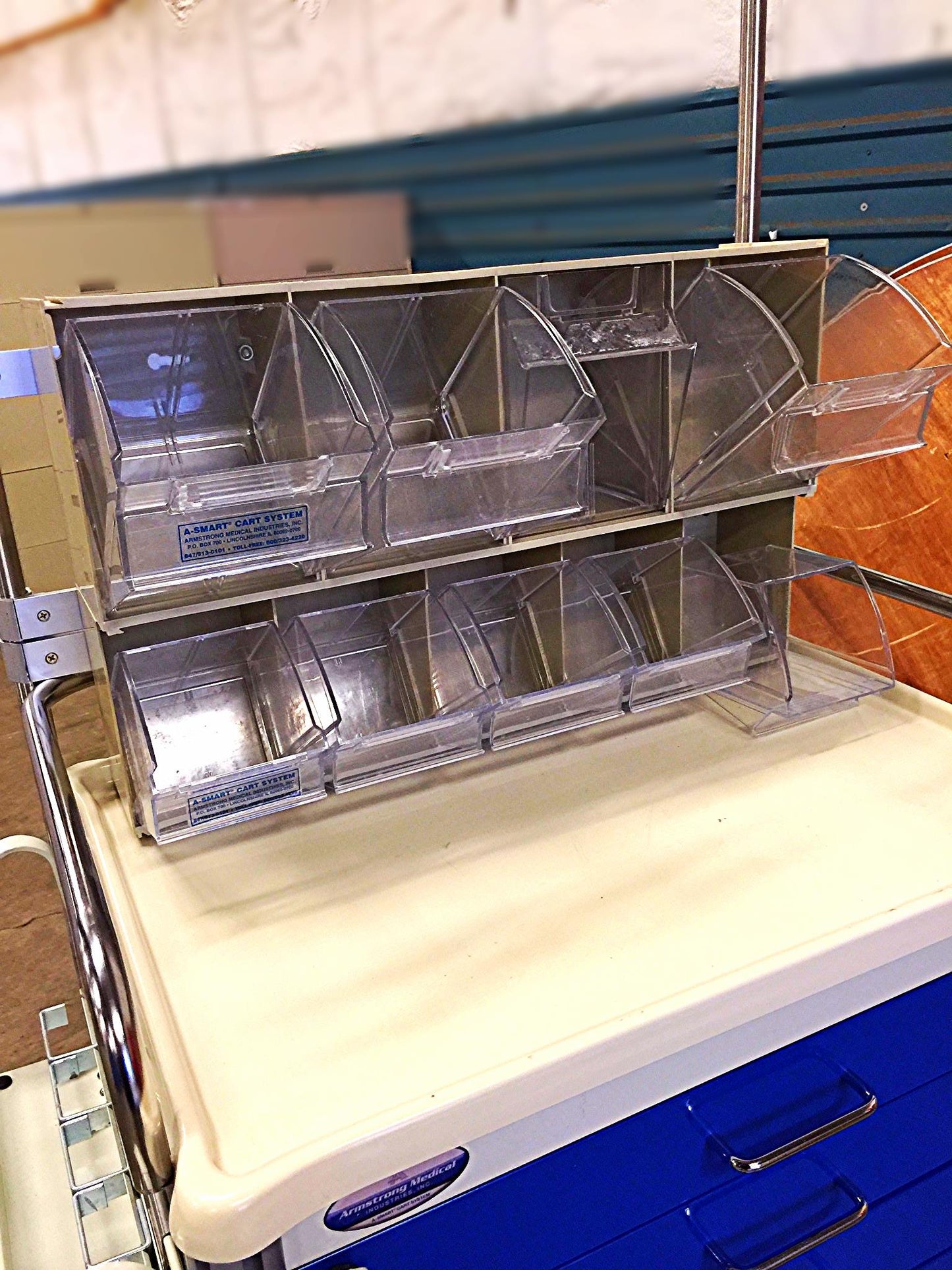 ARMSTRONG MEDICAL A-SMART CRASH SUPREME CLINIC LAB TOOL CART w/ BINS HEAVY DUTY