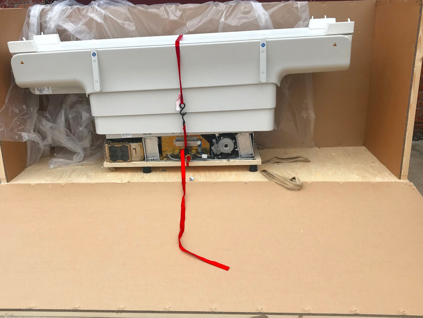 PHILIPS INGENIA 3.0T MRI SYSTEM & FLEX TRAK NON MAGNETIC MRI TROLLEY WATCH VIDEO