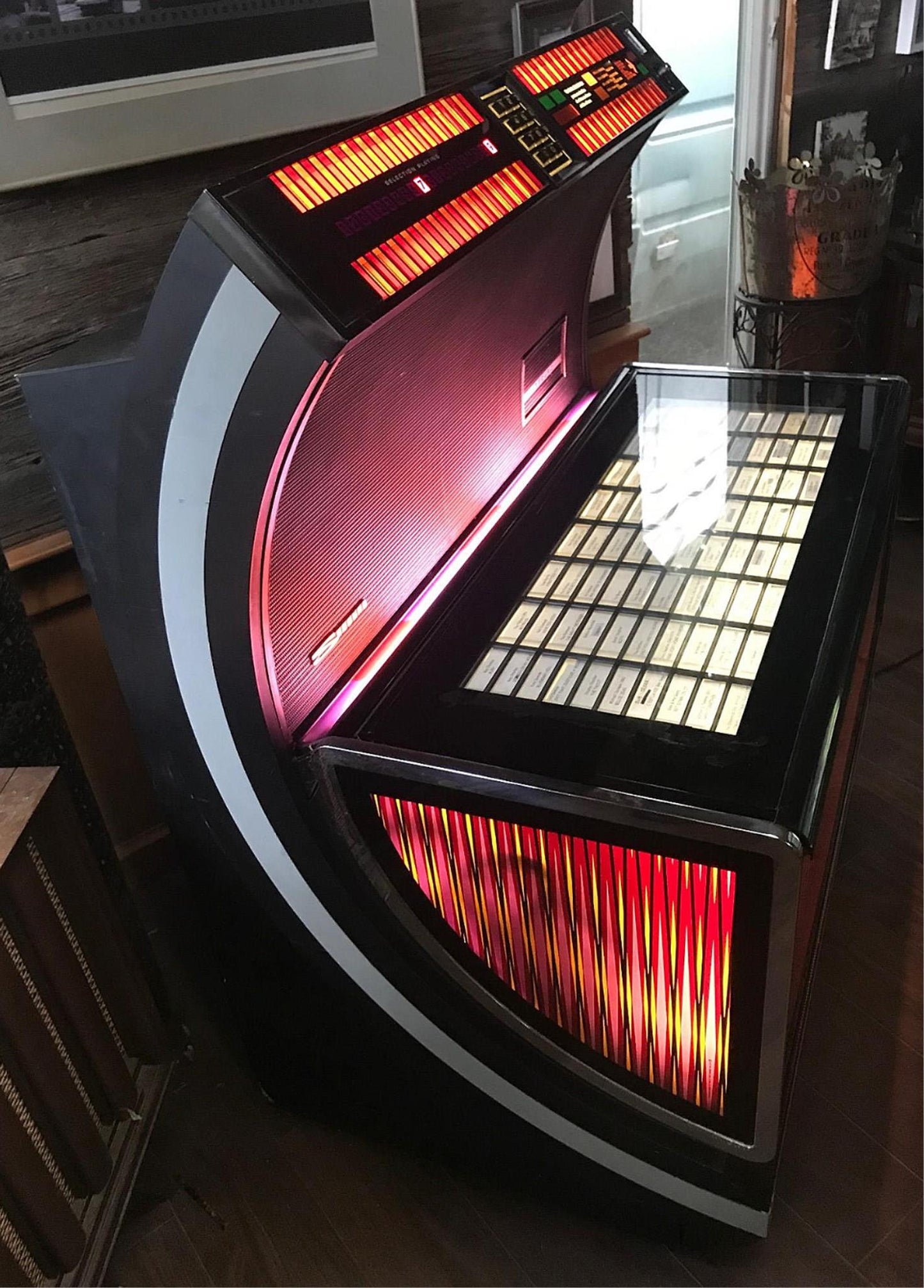 BEAUTIFUL REFURBISHED SEEBURG USC2 JUKEBOX 100%PERFECT COND WATCH VIDEO FREESHIP