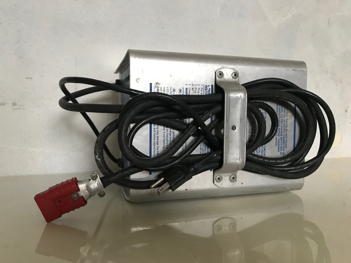 MAC SCR 24 VOLT BATTERY CHARGER