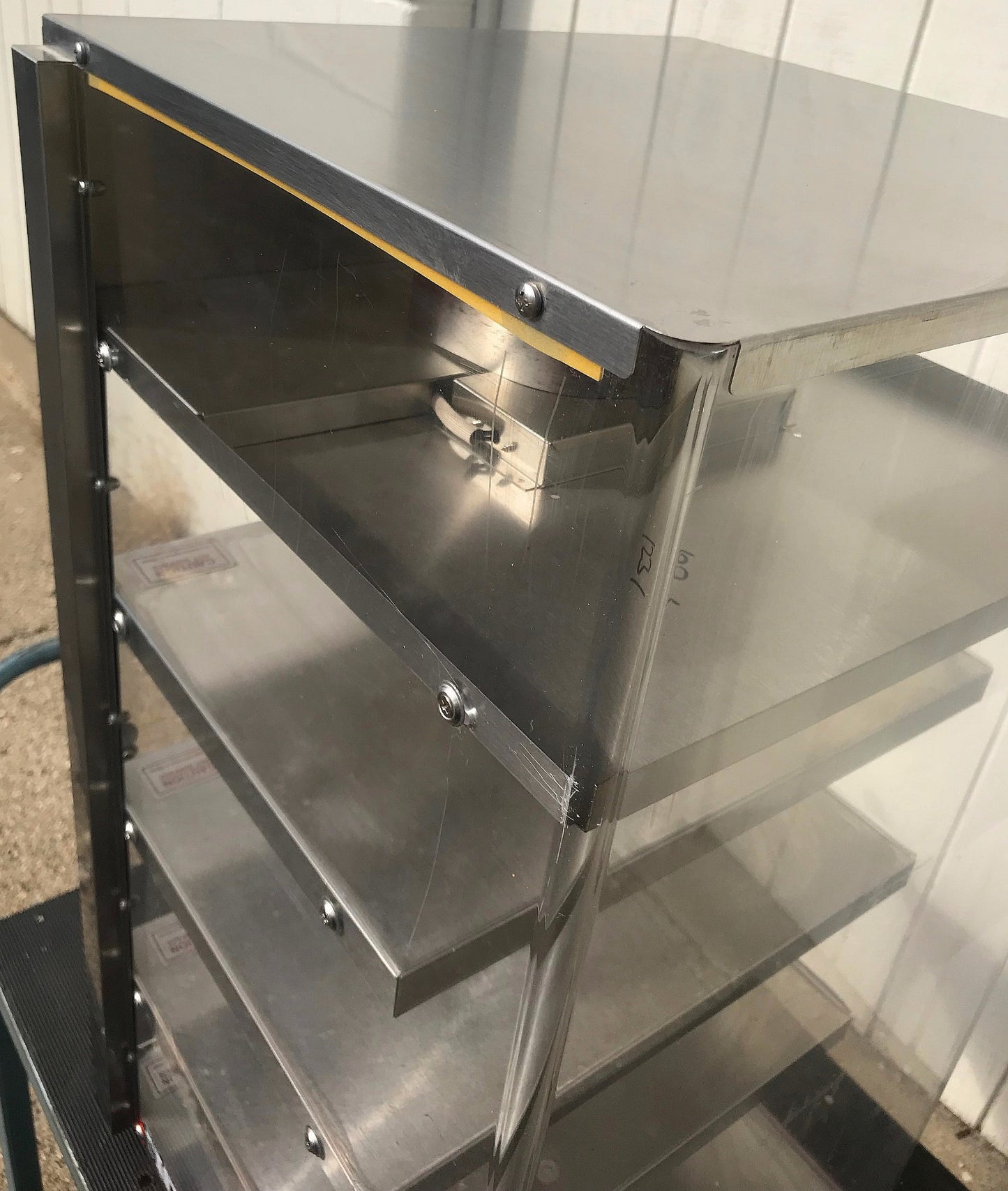 WISCO 680-4 MERCHANDISER DISPLAY 4 HEATED SHELVES PIZZA WARMER FREE SHIPPING