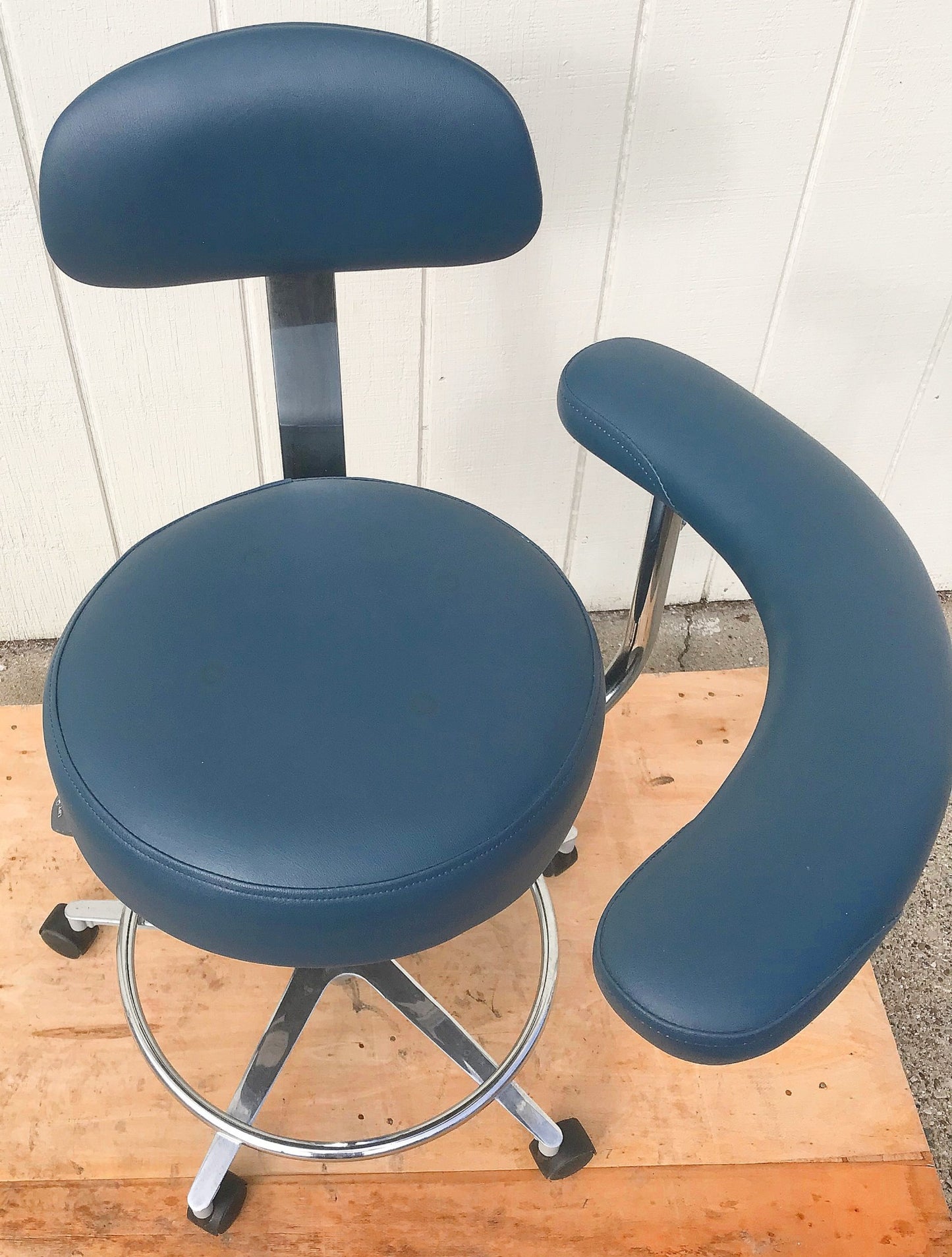 GALAXY EXAM ADJUSTABLE AIR LIFT MEDICAL DENTAL TATOO VET STOOL CHAIR FREE SHIP