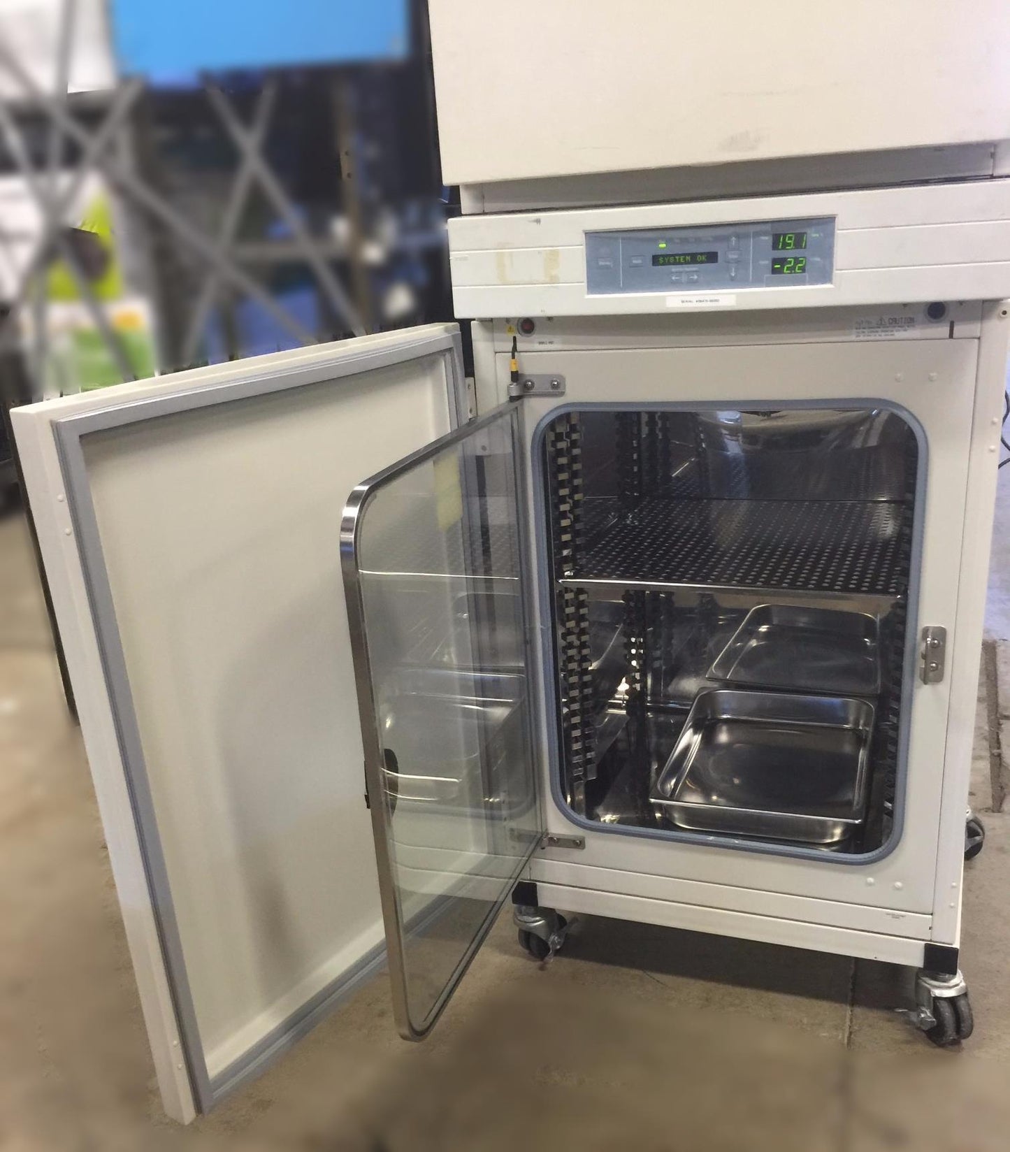 FORMA INCUBATOR Water Jacketed Double Stack Model 3110 CO2 Wheels PERFECT Condit