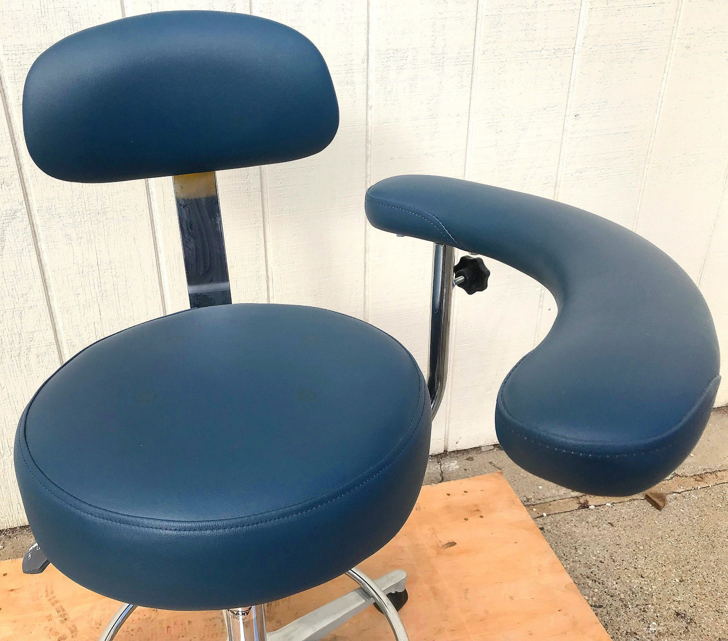 GALAXY EXAM ADJUSTABLE AIR LIFT MEDICAL DENTAL TATOO VET STOOL CHAIR FREE SHIP