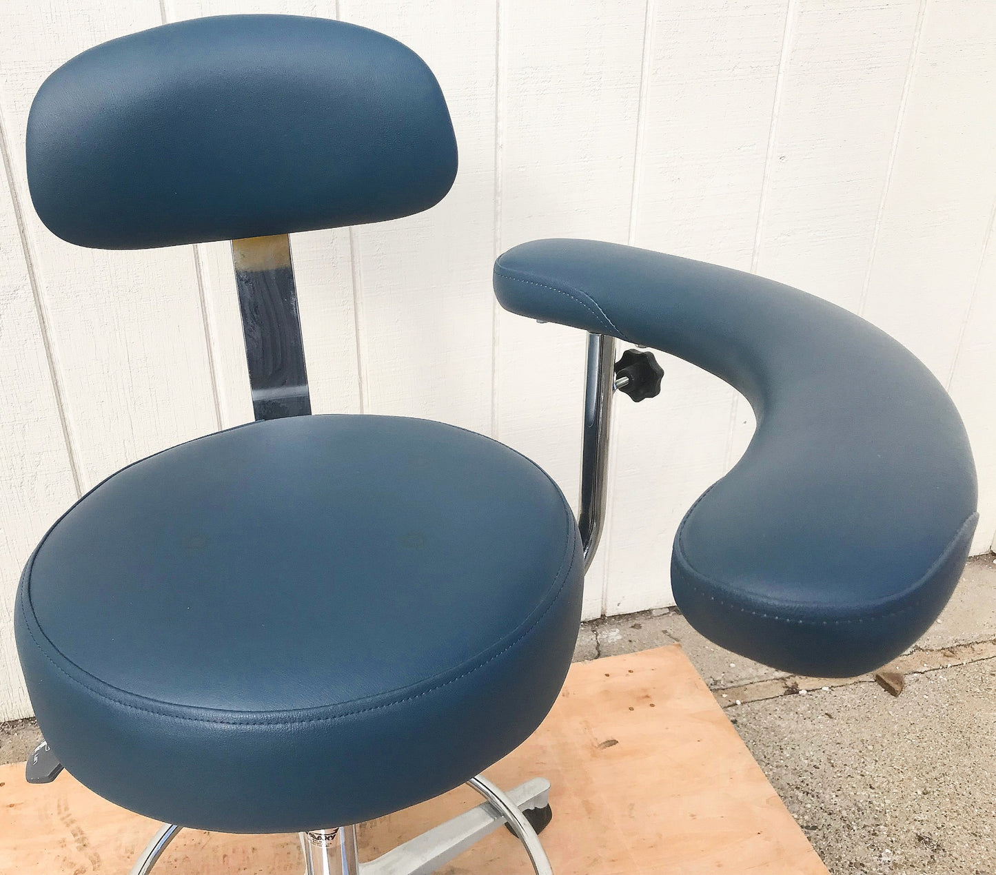 GALAXY EXAM ADJUSTABLE AIR LIFT MEDICAL DENTAL TATOO VET STOOL CHAIR FREE SHIP