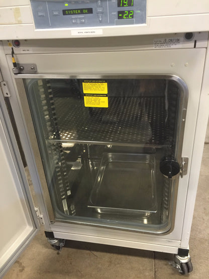 FORMA INCUBATOR Water Jacketed Double Stack Model 3110 CO2 Wheels PERFECT Condit